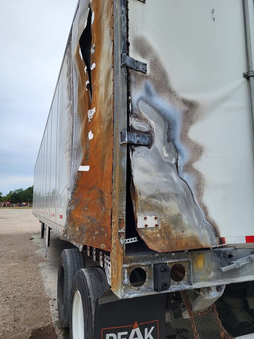 Leo truck and trailer repair LLC | 101 W Barron Ave, Everman, TX 76140, USA | Phone: (817) 901-1934