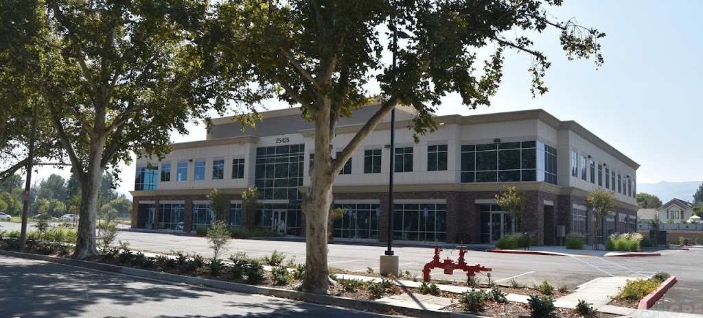 Smile Republic Pediatric Dentistry | 25425 Orchard Village Rd #200, Valencia, CA 91355, USA | Phone: (661) 475-8172