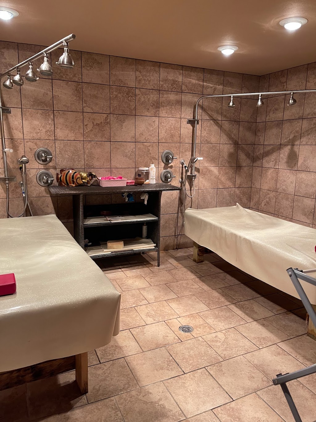 Lux Relax Spa | 727 Harwood Rd, Bedford, TX 76021 | Phone: (915) 216-3538