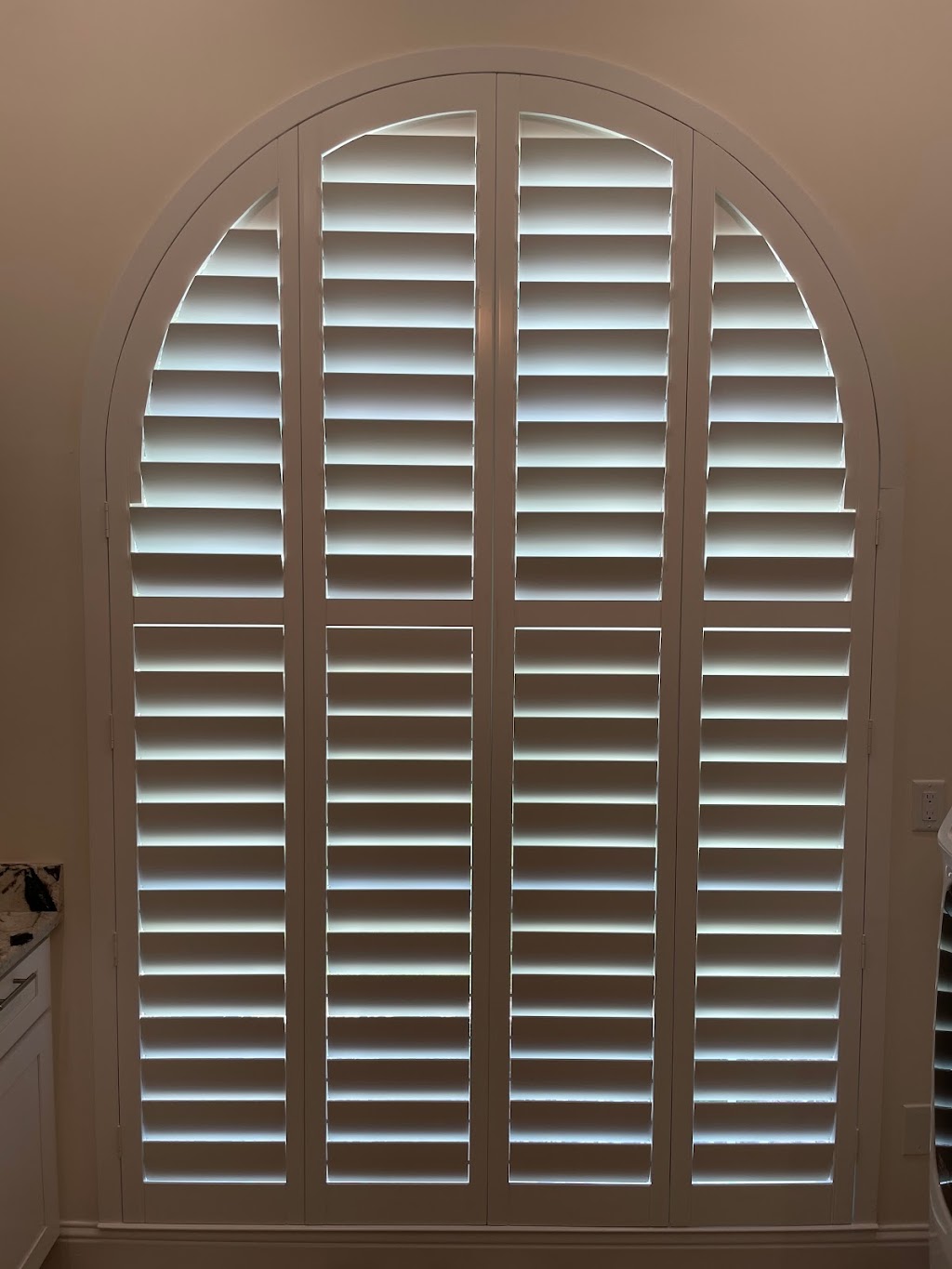 KRS BLINDS | 301 Westview Terrace, Midlothian, TX 76065, USA | Phone: (214) 534-1295