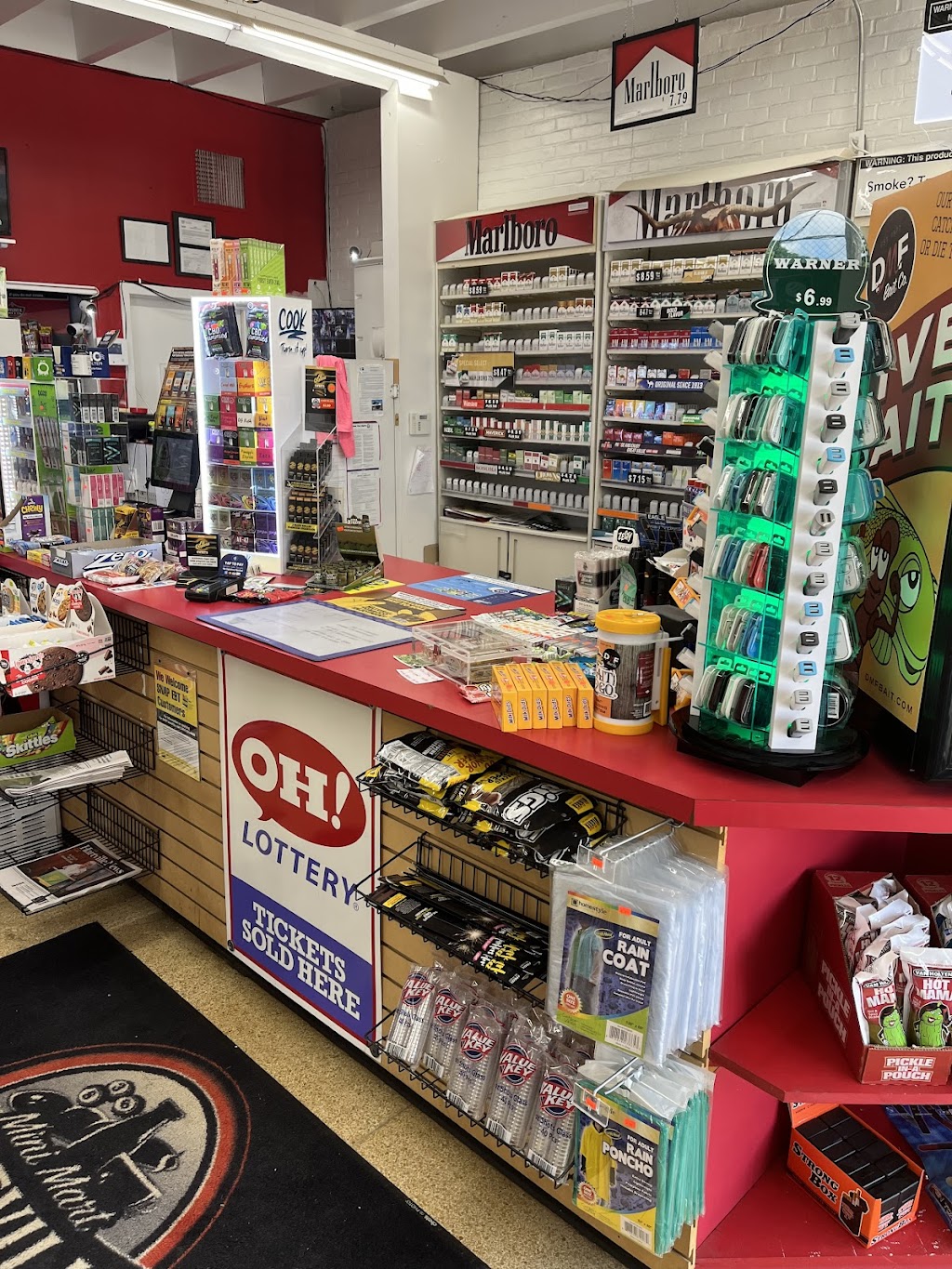 Hartville Family Mini Mart | 260 Prospect Ave S st, Hartville, OH 44632, USA | Phone: (330) 587-2355