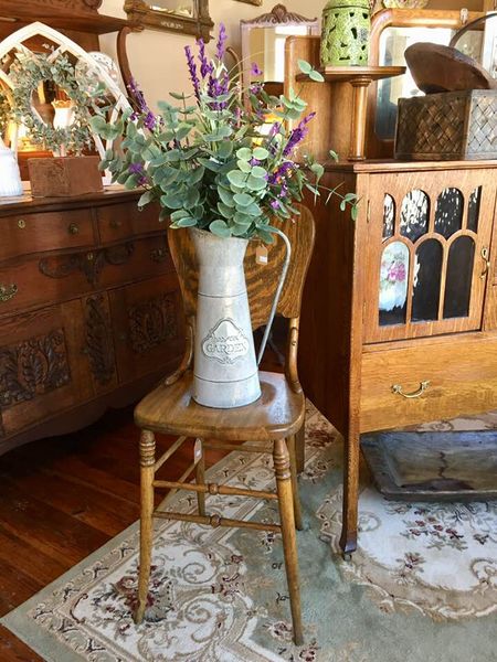 Berry Branch Antiques | 106 S Main St, Spring Hill, KS 66083, USA | Phone: (913) 686-2550