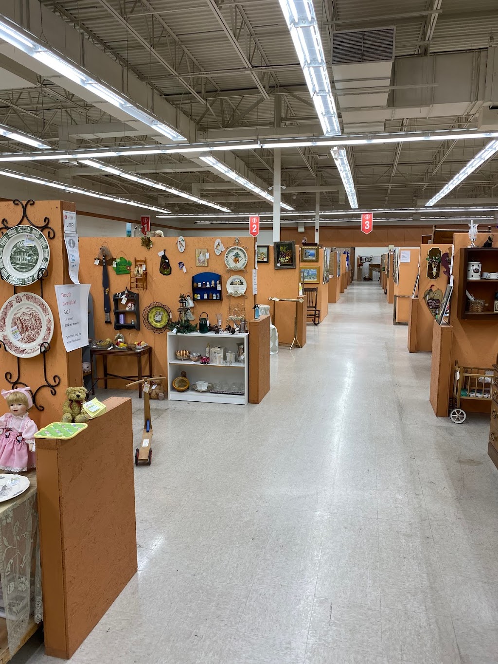 West Chester Antique Center | 4924 Union Center Pavillion Dr, West Chester Township, OH 45069, USA | Phone: (513) 486-2098