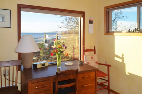 Sunset Beach Cottage | 7358 S Maxwelton Rd, Clinton, WA 98236, USA | Phone: (360) 579-4445