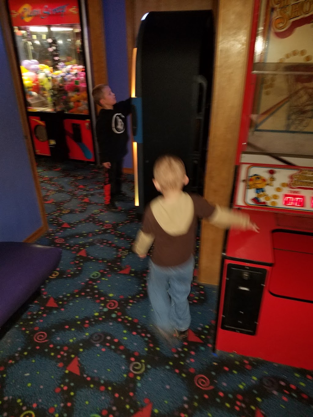 Main Street Bowl | 707 W Main St, Henryetta, OK 74437, USA | Phone: (918) 752-7520