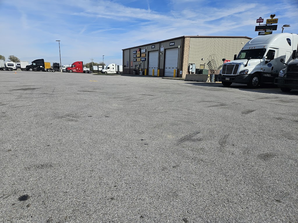 Loves Travel Stop | 13945 Missouri Bottom Rd, Bridgeton, MO 63044, USA | Phone: (314) 291-9416