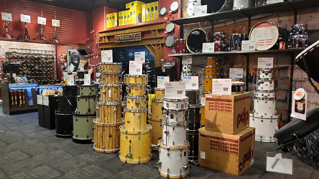 Guitar Center | 2750 W Peoria Ave, Phoenix, AZ 85029, USA | Phone: (602) 375-3800