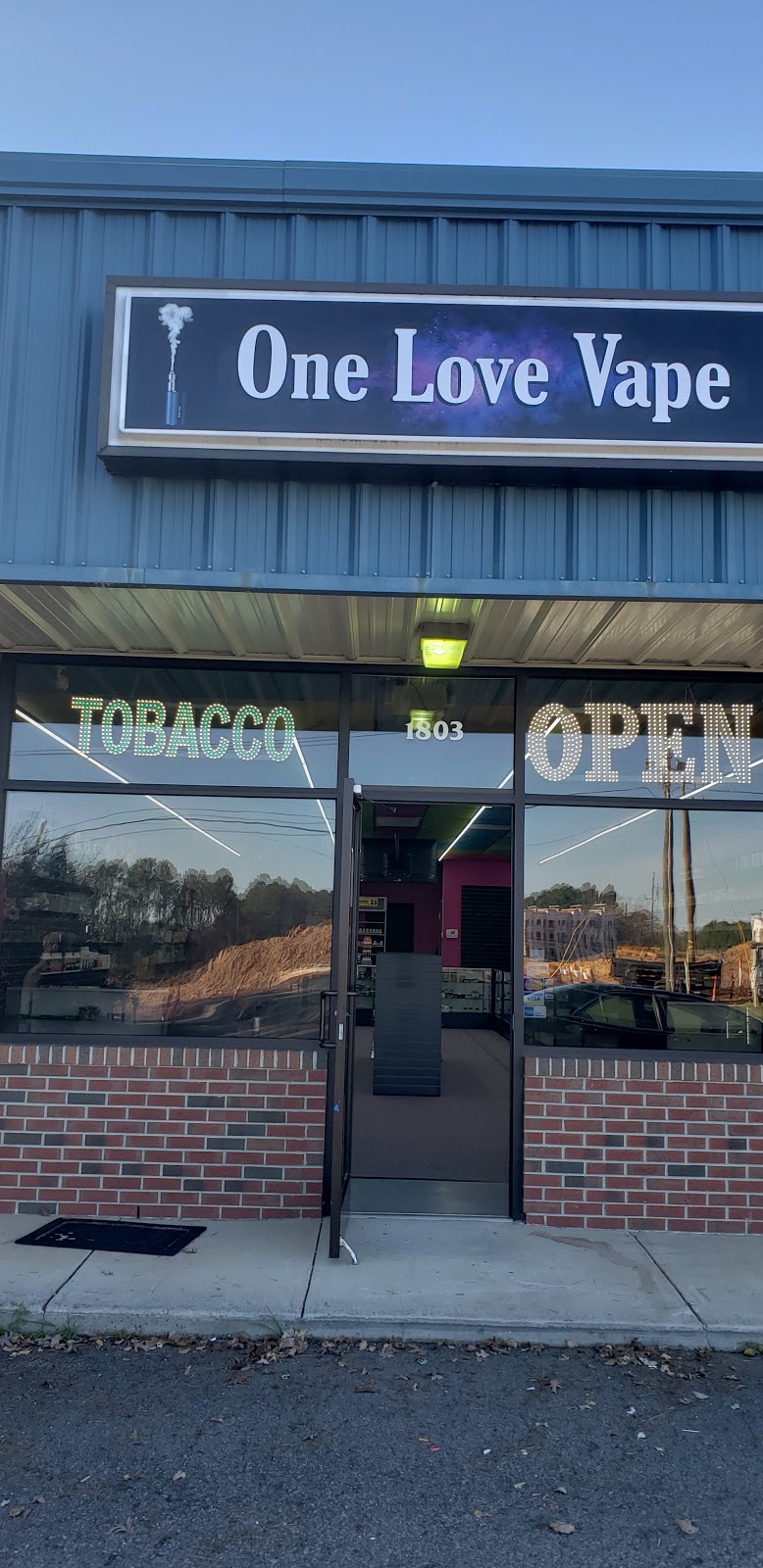 One Love Vape | 1809 Hawkins Ave, Sanford, NC 27330, USA | Phone: (919) 292-2035