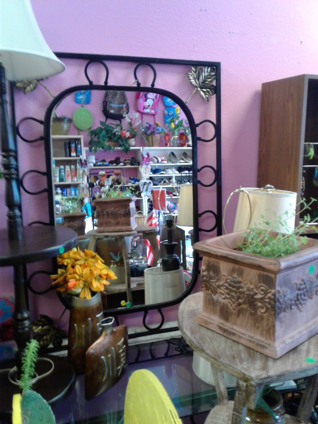 Mini Bazaar | 916 W Jefferson Blvd, Dallas, TX 75208, USA | Phone: (469) 650-4449