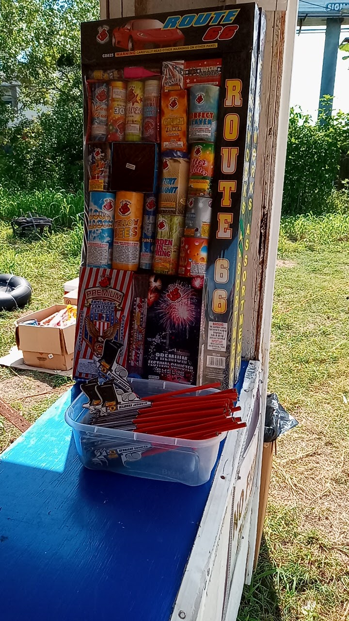 KPow! Fireworks | 4613 Hwy 6, Hitchcock, TX 77563, USA | Phone: (409) 210-9555