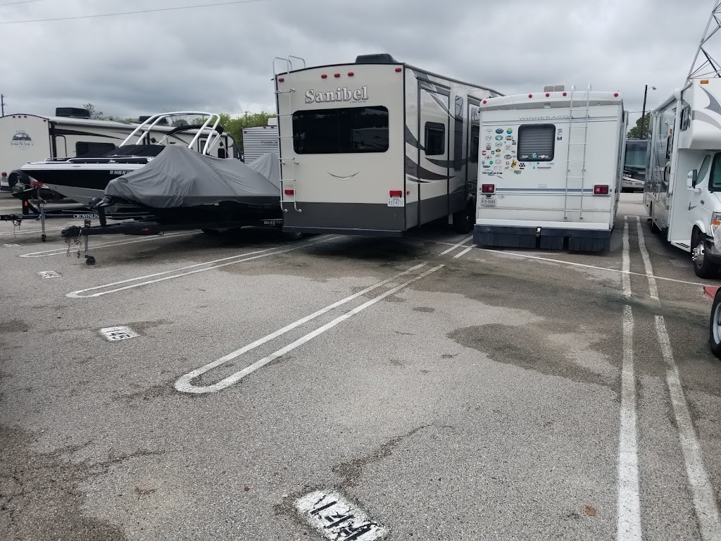 Lake Lewisville RV & Boat Storage | 1596 N Mill St, Lewisville, TX 75057 | Phone: (972) 436-9099