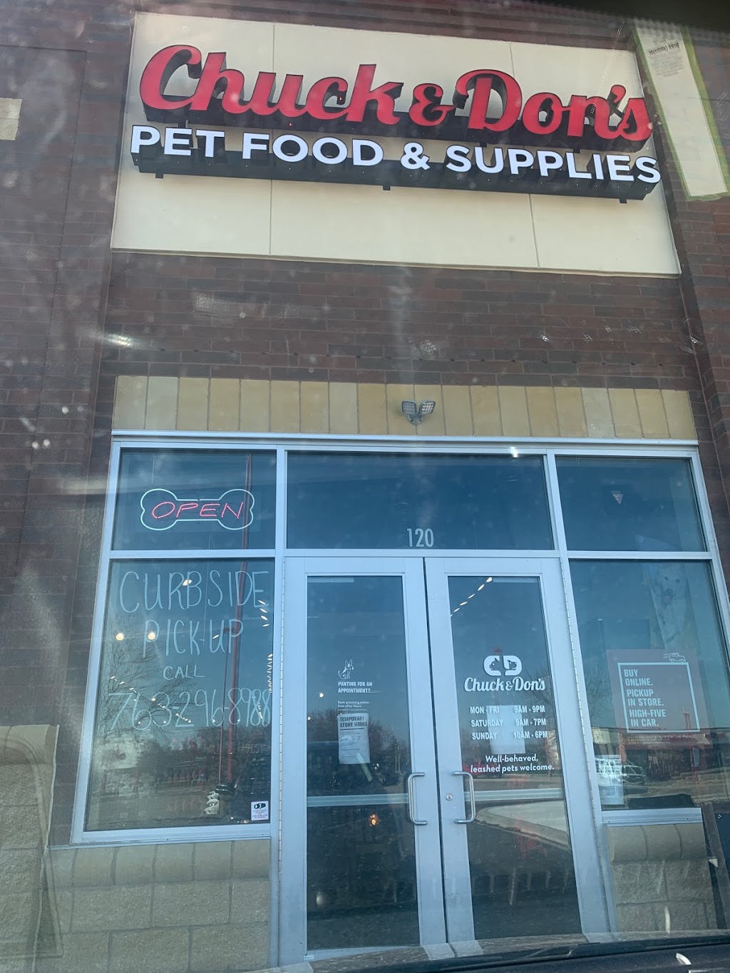 Chuck & Dons Pet Food & Supplies | 7370 153rd St W, Apple Valley, MN 55124, USA | Phone: (763) 296-8988