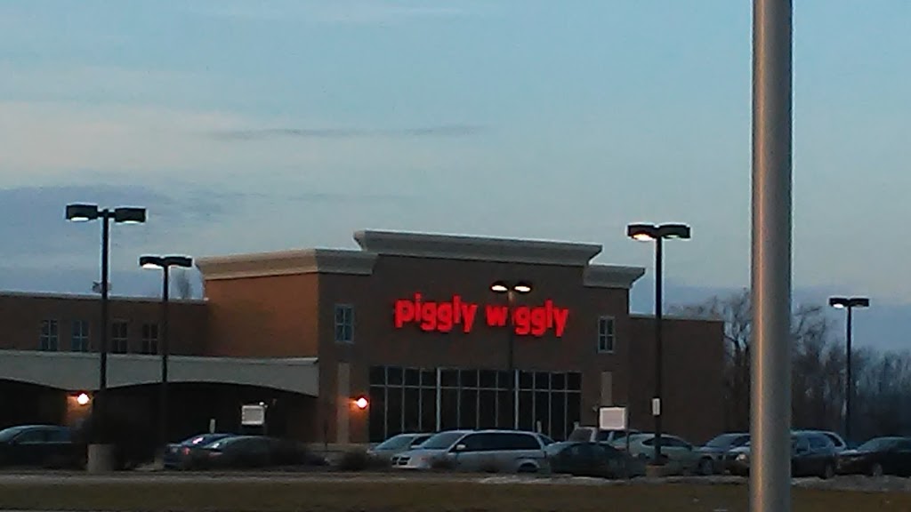 Fox Bros. Piggly Wiggly | 810 E Green Bay Ave, Saukville, WI 53080, USA | Phone: (262) 284-8969