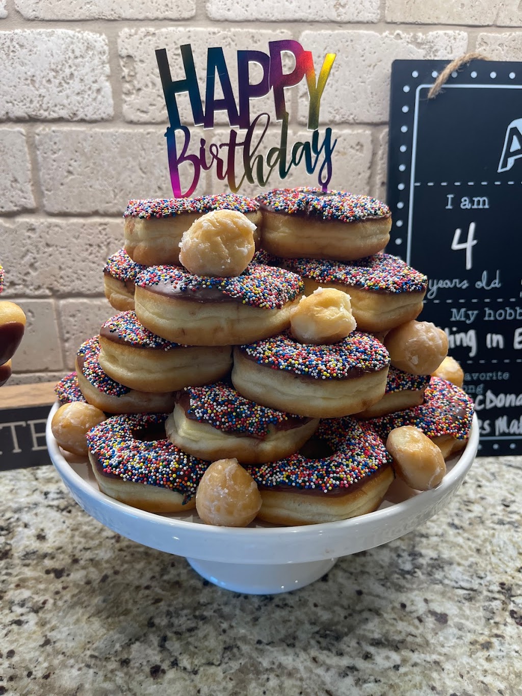 Donut Palace | 1709 S Morgan St, Granbury, TX 76048, USA | Phone: (817) 579-8040