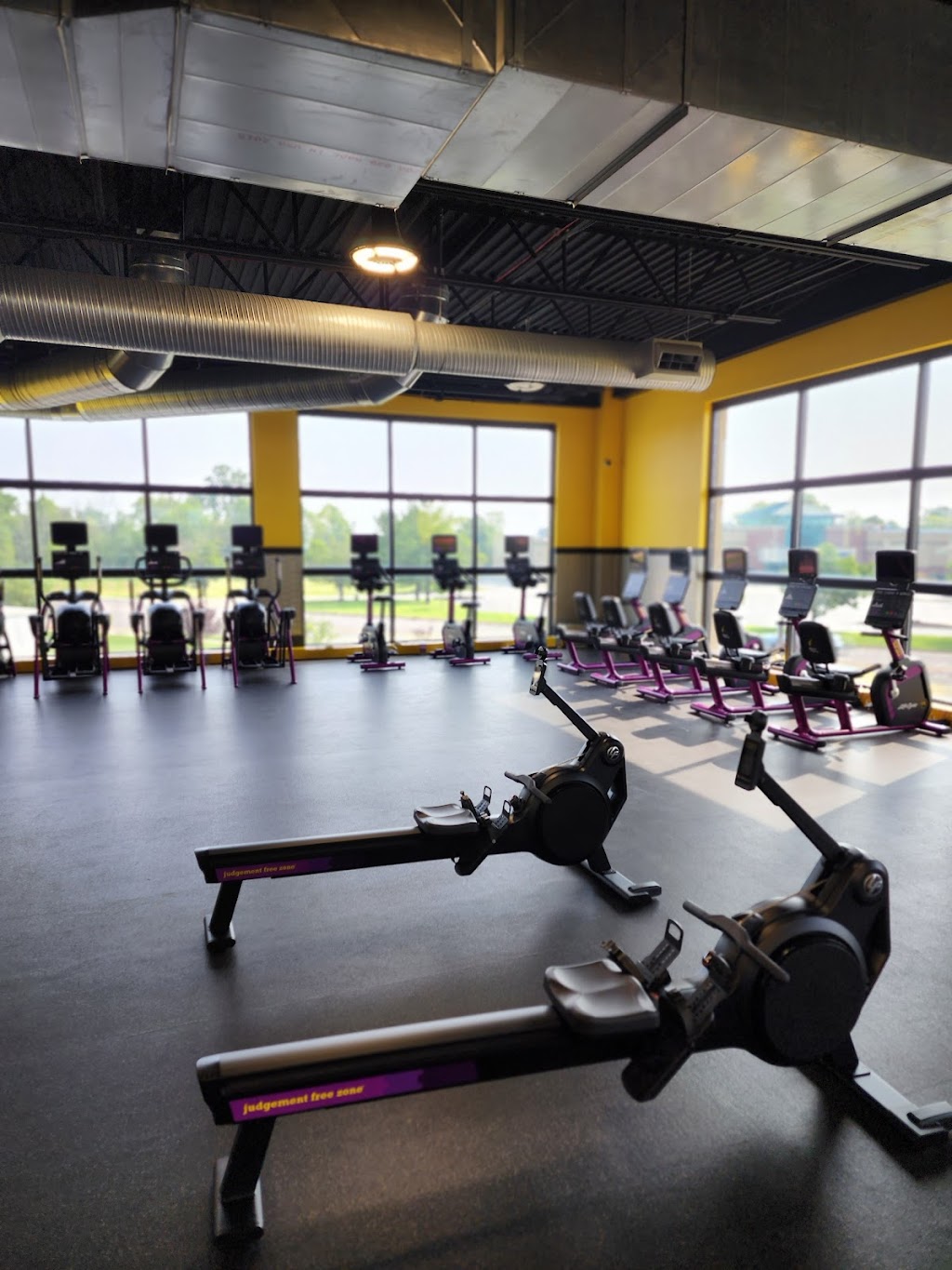 Planet Fitness | 6483 Center Grove Rd, Edwardsville, IL 62025, USA | Phone: (618) 307-9491