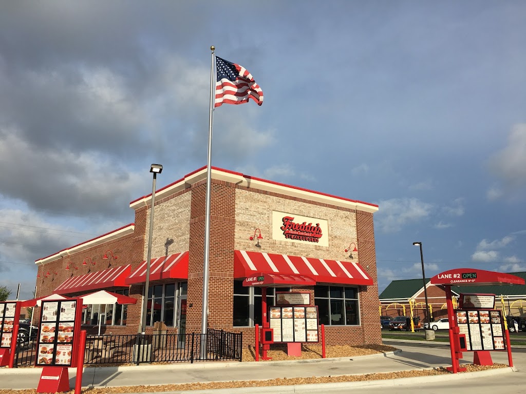 Freddys Frozen Custard & Steakburgers | 1007 University Blvd, Suffolk, VA 23435, USA | Phone: (757) 686-3900