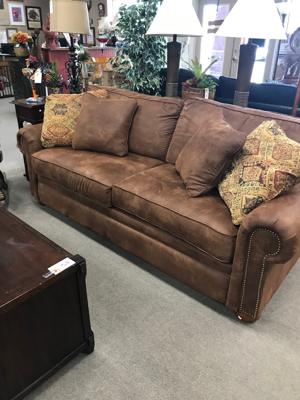 Red Rooster Consignment Furniture | Photo 1 of 10 | Address: 5959 E Southern Ave, Mesa, AZ 85206, USA | Phone: (480) 832-9404
