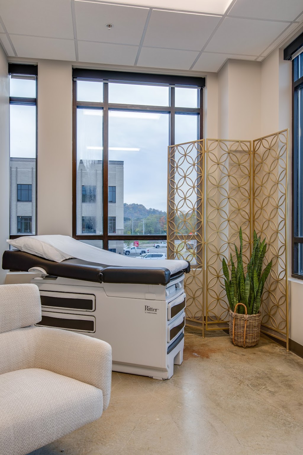 Leah Cordovez, MD, FACP | 580 Franklin Rd Suite 200, Franklin, TN 37069, USA | Phone: (615) 727-9911