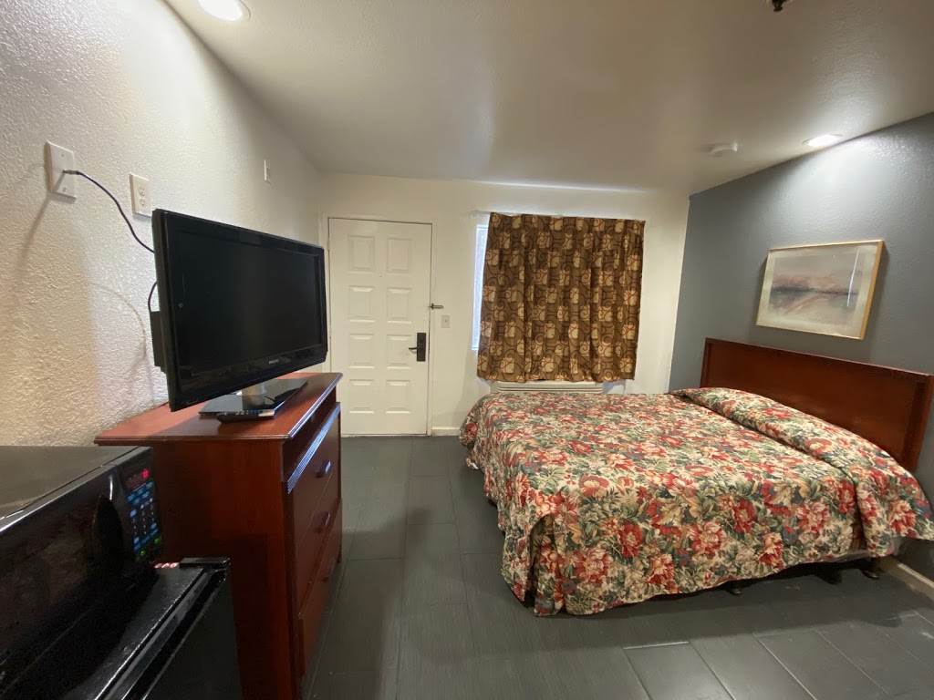 Budget Inn and Suites | 3473 W Hammer Ln, Stockton, CA 95219, USA | Phone: (209) 473-2000