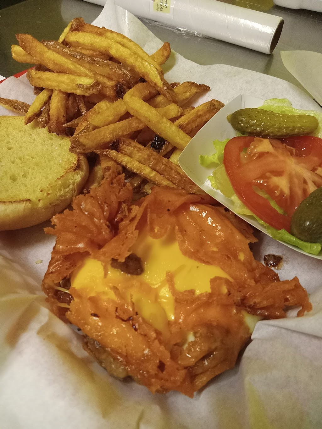 CandyMans homemade burgers and Brews | 112 Elizabeth St, Picayune, MS 39466, USA | Phone: (601) 215-3970