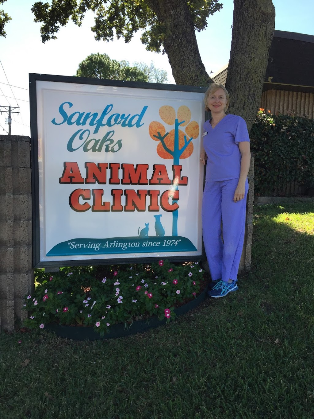 Sanford Oaks Animal Clinic | 2000 W Sanford St, Arlington, TX 76012, USA | Phone: (817) 460-4441