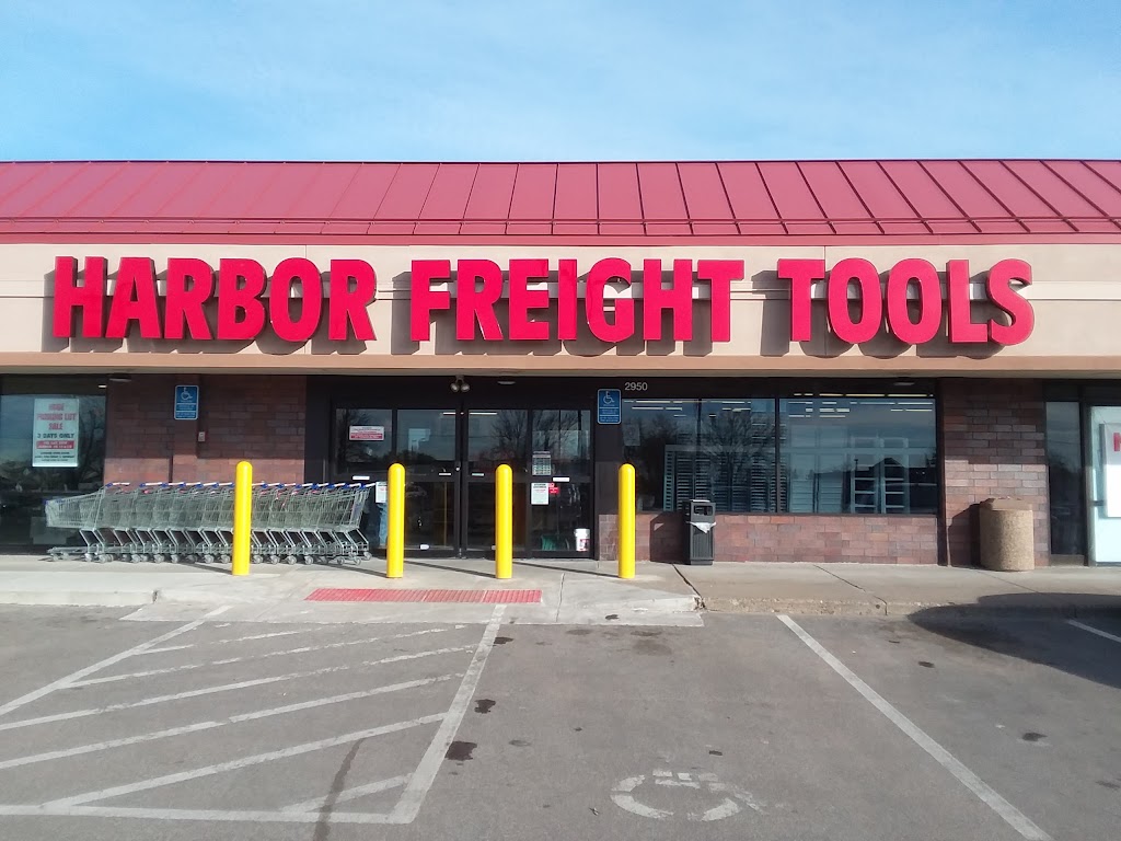 Harbor Freight Tools | 2950 White Bear Ave SUITE 10, Maplewood, MN 55109 | Phone: (651) 777-0713