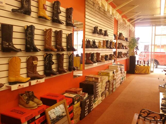 Mi Potrillo East LA Family Shoes | 4572 Whittier Blvd, Los Angeles, CA 90022, USA | Phone: (323) 605-2616