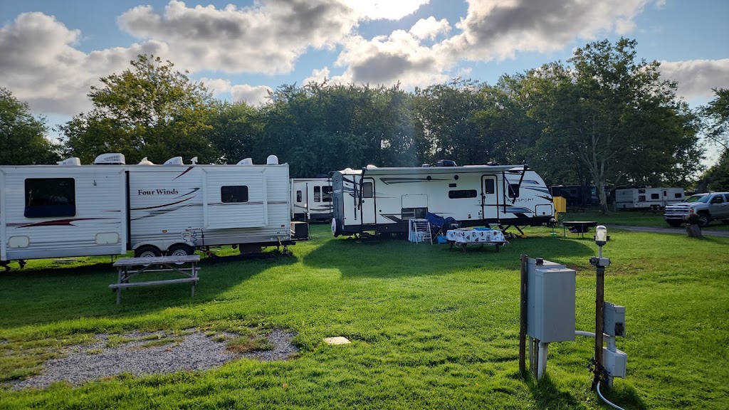 Scotts Campground | 8845 Lundys Ln, Niagara Falls, ON L2H 1H5, Canada | Phone: (905) 356-6988