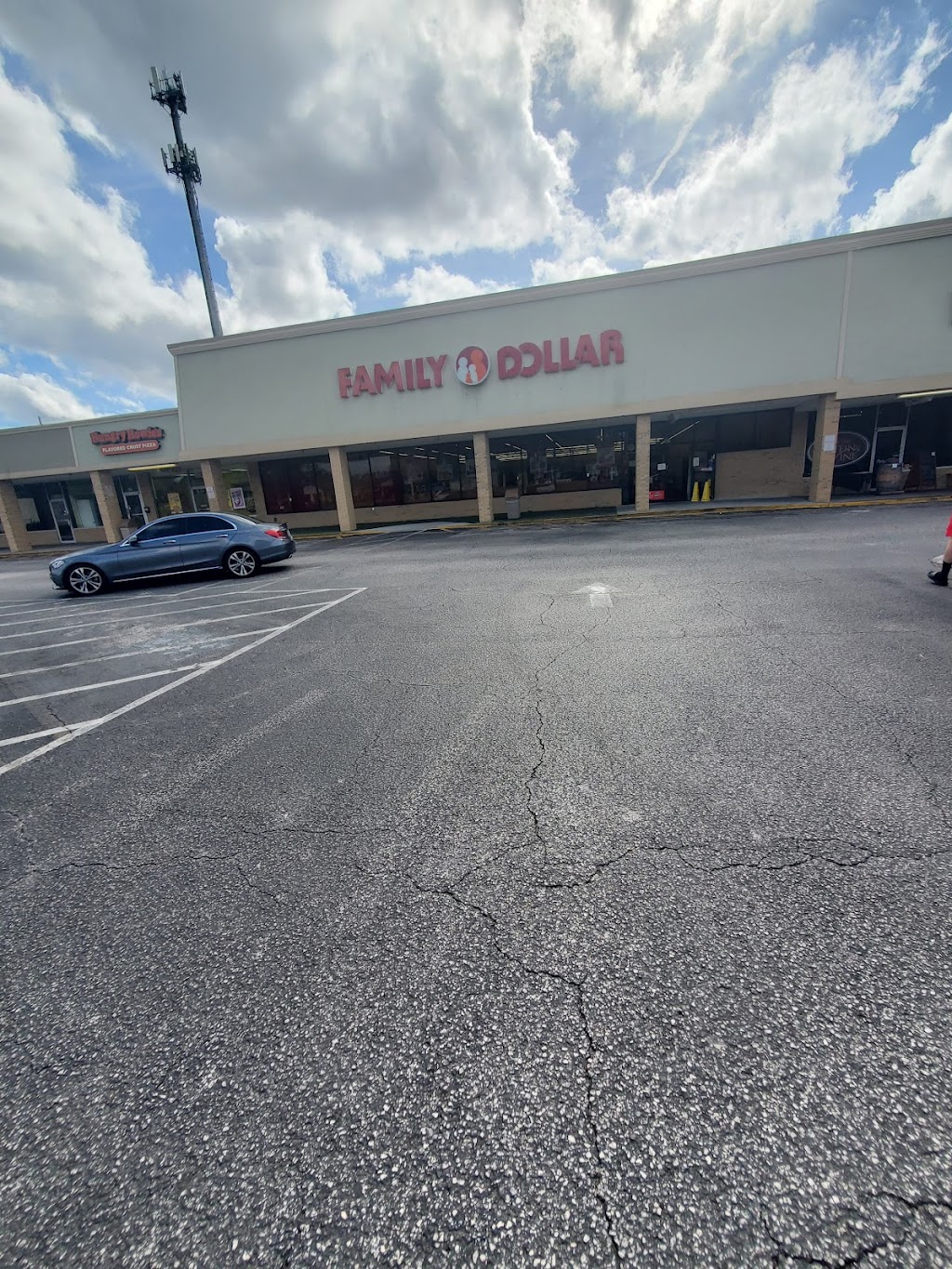 Family Dollar | 821west, Bloomingdale Ave, Brandon, FL 33511, USA | Phone: (813) 688-9334