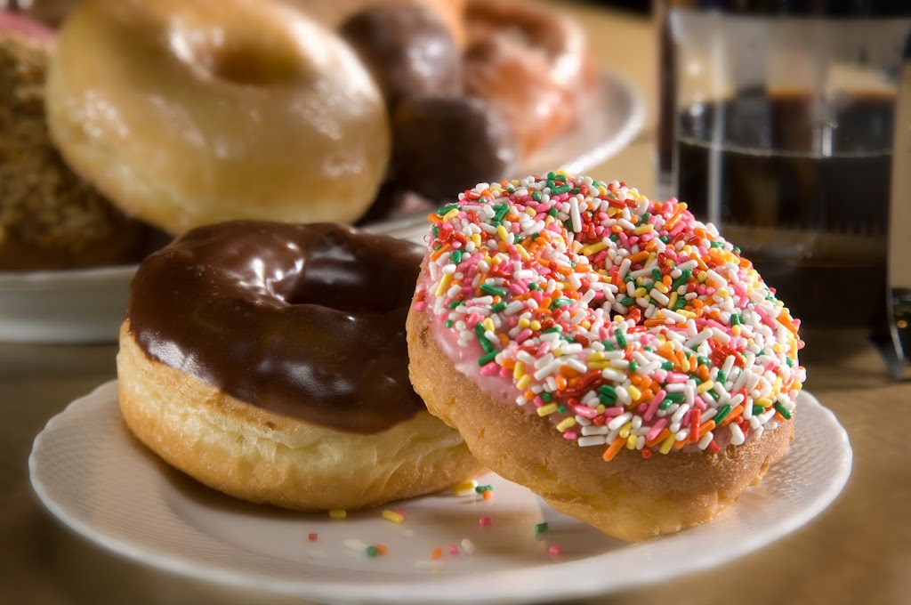 LaMars Donuts and Coffee | Jayhawk Central, 12520 Quivira Rd, Overland Park, KS 66213, USA | Phone: (913) 402-4426