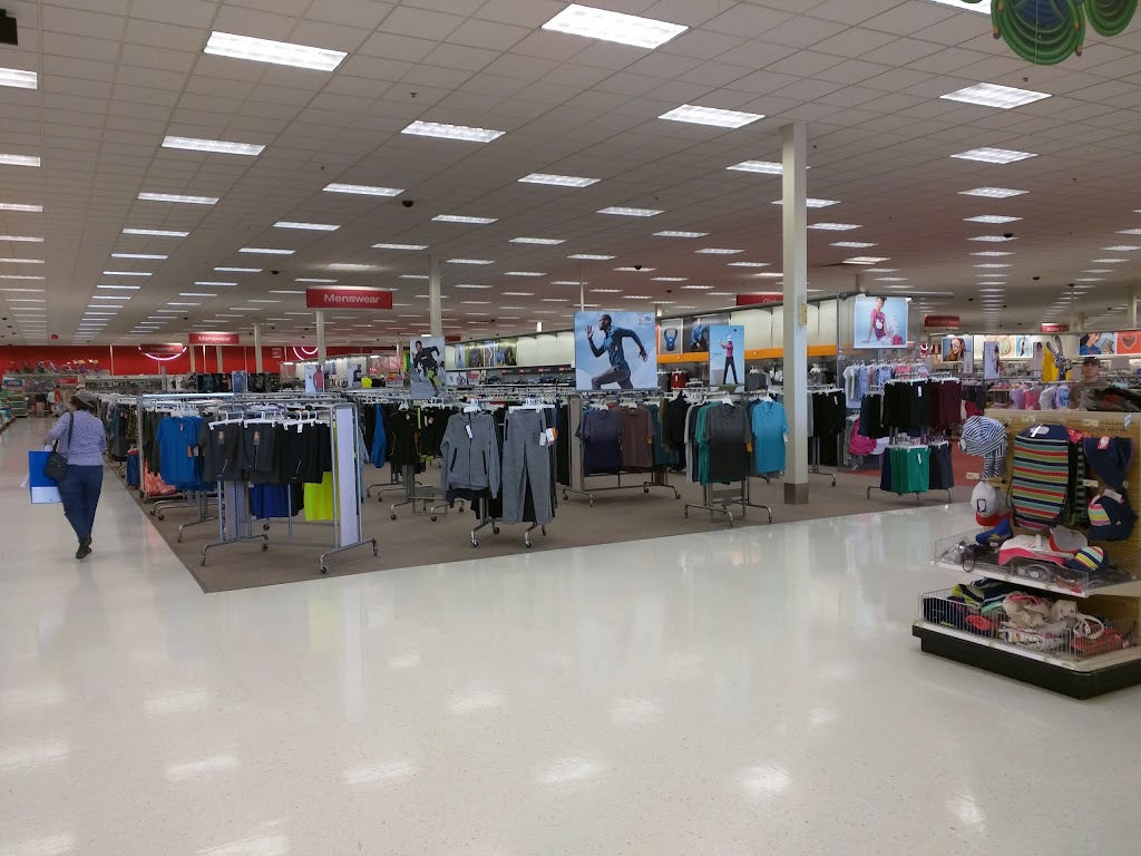 Target | 18275 Kenrick Ave, Lakeville, MN 55044, USA | Phone: (952) 892-5400