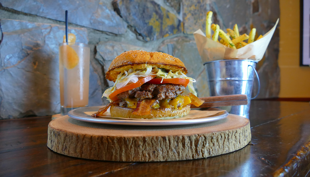 Stack 571 Burger & Whiskey Bar - Vancouver | 670 Waterfront Wy, Vancouver, WA 98660 | Phone: (360) 450-0774