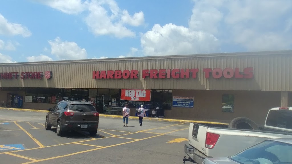 Harbor Freight Tools | 2658 Peters Creek Pkwy, Winston-Salem, NC 27127, USA | Phone: (336) 771-2323