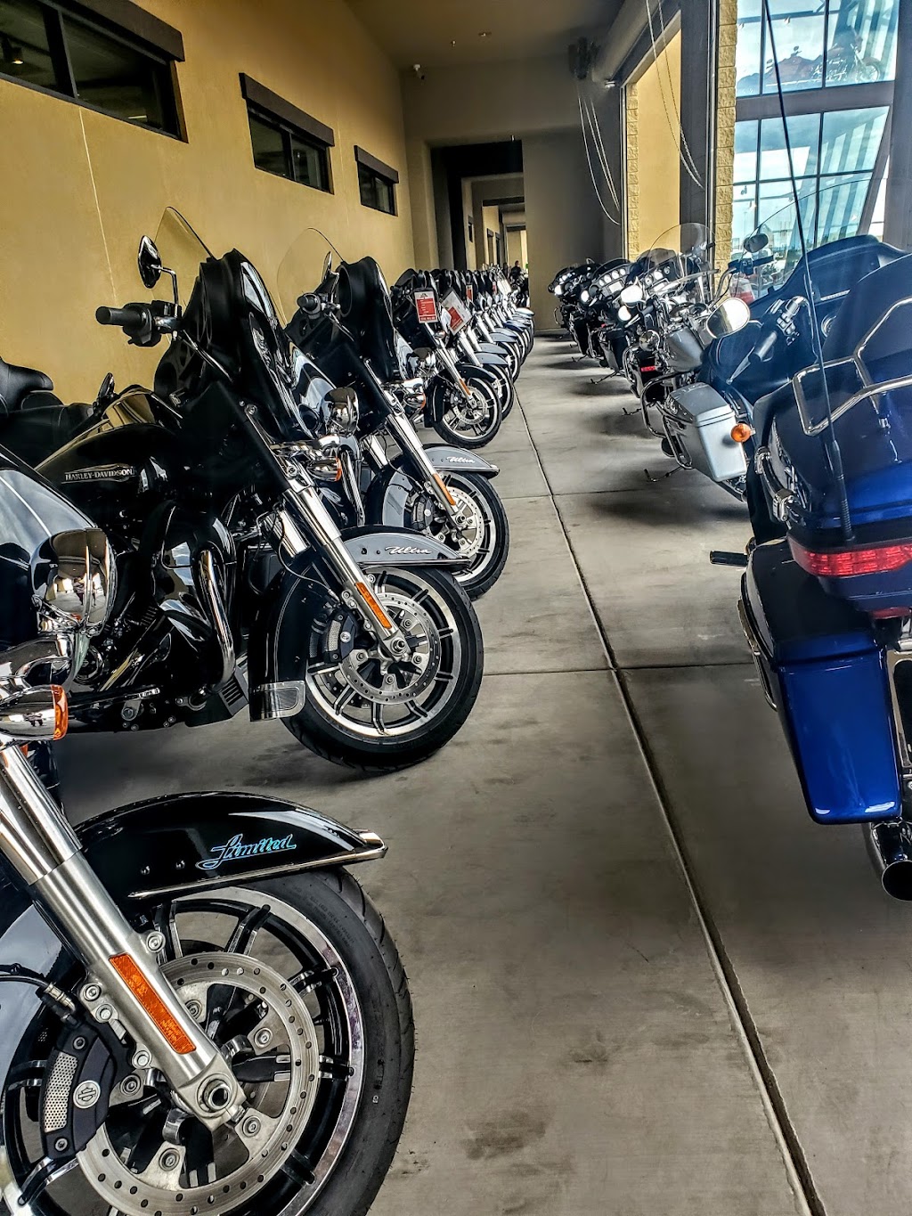 RoadRunner Harley-Davidson | 1402 N 159th Dr, Goodyear, AZ 85395, USA | Phone: (602) 325-3312