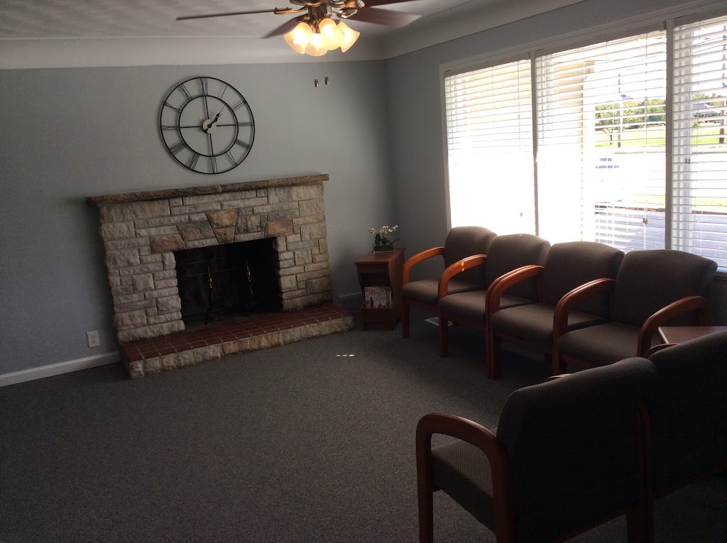 Sherer Chiropractic Center - Godfrey | 5204 Godfrey Rd, Godfrey, IL 62035, USA | Phone: (618) 468-1188