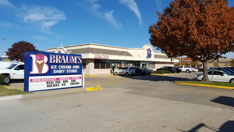 Braums Ice Cream & Dairy Store | 2005 W Parker Rd, Plano, TX 75023, USA | Phone: (972) 596-3358