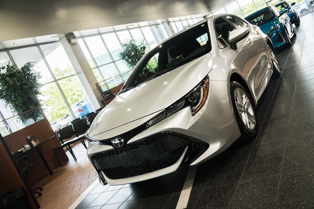 Elmhurst Toyota | 440 W Lake St, Elmhurst, IL 60126, USA | Phone: (630) 279-2160