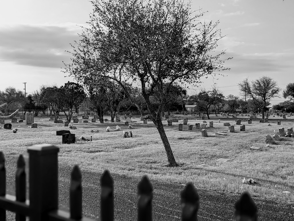 Robstown Cemetery | 77 TX-44, Robstown, TX 78380, USA | Phone: (361) 360-5792