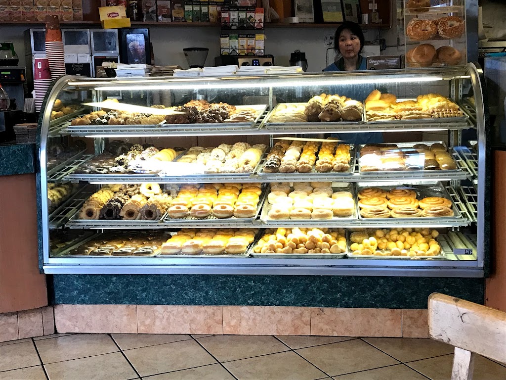 Happy Donuts | 2600 Bayshore Blvd, San Francisco, CA 94134, USA | Phone: (415) 469-5309