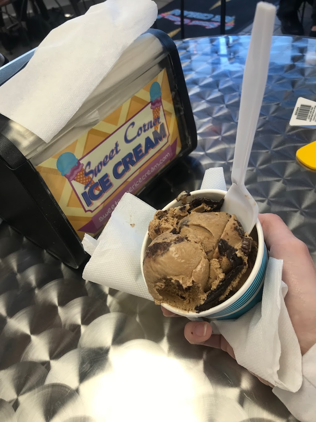 Sweet Corner Ice Cream | 4919 60th St, Kenosha, WI 53144 | Phone: (262) 764-1115