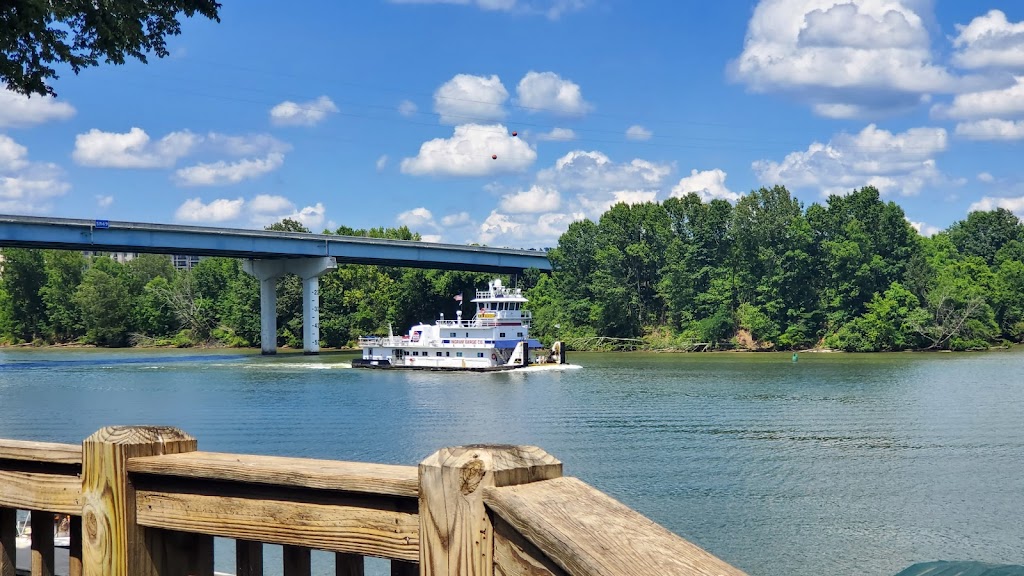 Riverview Restaurant & Marina | 110 Old River Rd, Ashland City, TN 37015, USA | Phone: (615) 792-7358