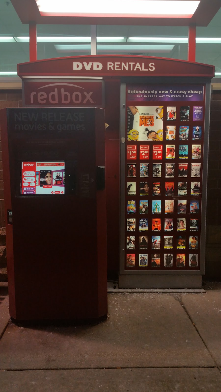 Redbox | 1470 S Milwaukee Ave, Libertyville, IL 60048, USA | Phone: (866) 733-2693