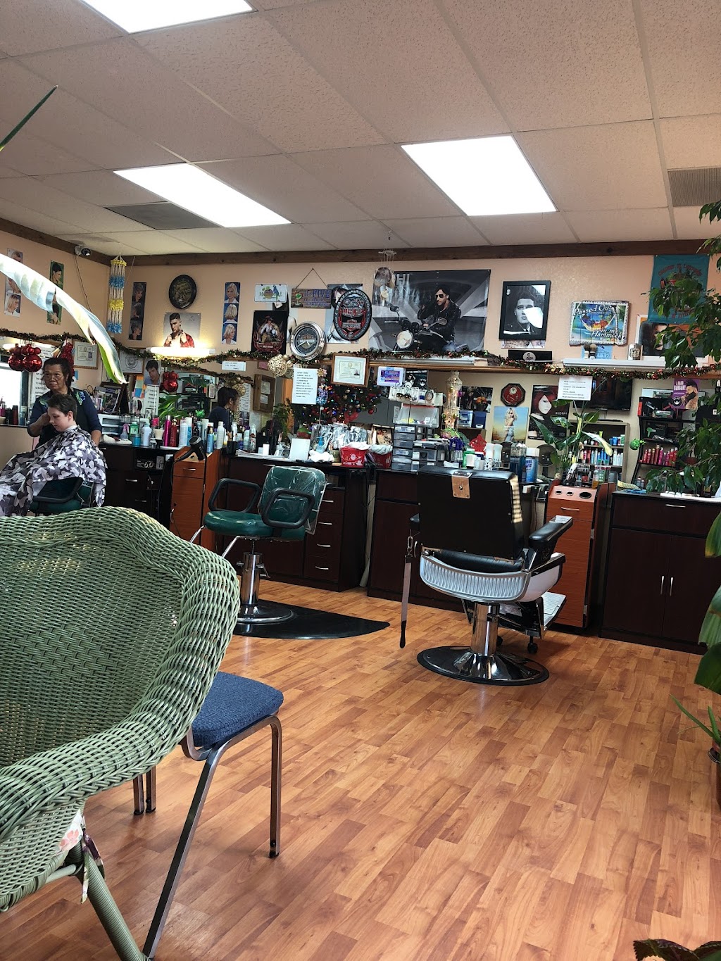 Aidas Hair Salon and Barber | 831 W Main St D, Gun Barrel City, TX 75156, USA | Phone: (903) 887-7300