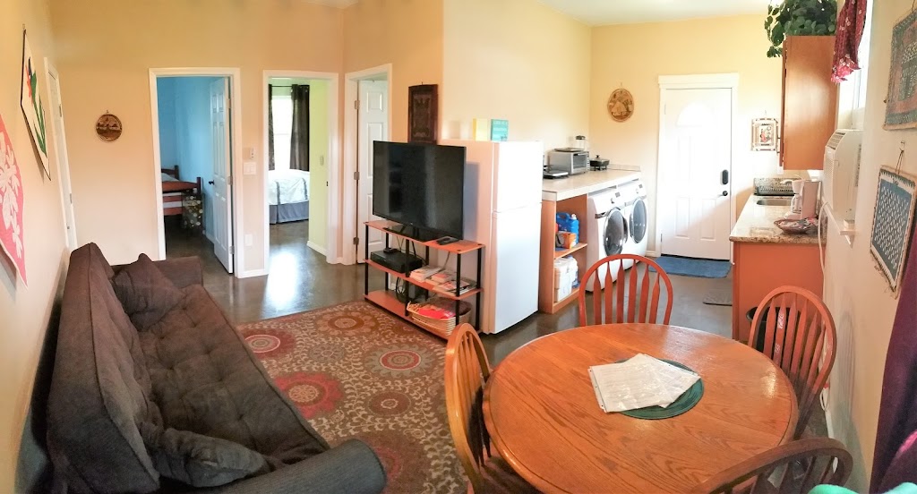 Banana Bungalow Laie Vacation Rental | Poohaili St, Laie, HI 96762, USA | Phone: (808) 372-0476