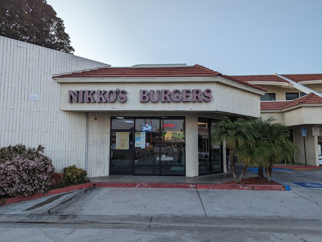 Nikkos Burgers | 9295 Magnolia Ave STE 112, Riverside, CA 92503, USA | Phone: (951) 352-7290