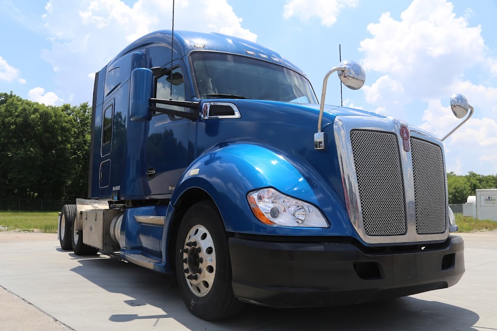 Melton Truck & Trailer Sales | 1225 N 161st E Ave, Tulsa, OK 74116, USA | Phone: (888) 982-2562