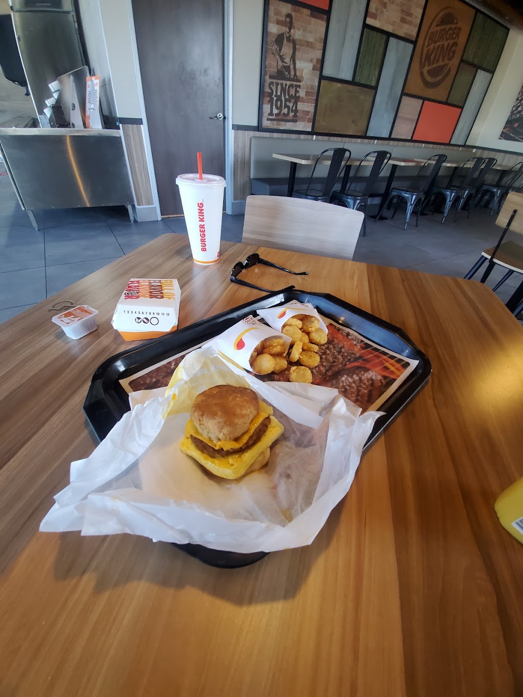 Burger King | 2751 W Orangethorpe Ave, Fullerton, CA 92833, USA | Phone: (714) 879-7527