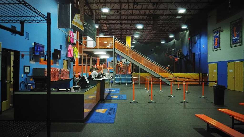 Sky Zone Trampoline Park | 325 W Lake St Ste A, Elmhurst, IL 60126 | Phone: (630) 478-8339