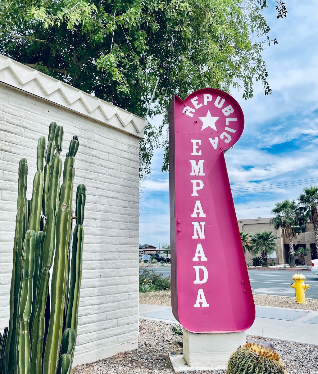 República Empanada Restaurant | 204 E 1st Ave, Mesa, AZ 85210 | Phone: (480) 969-1343