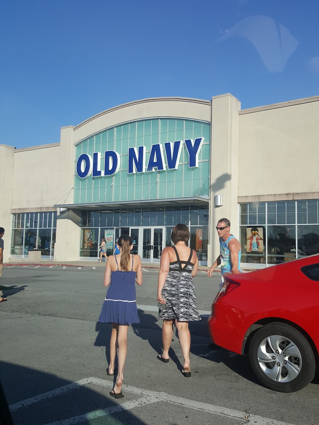 Old Navy | 2295 Gallatin Pike N, Madison, TN 37115, USA | Phone: (615) 239-0120